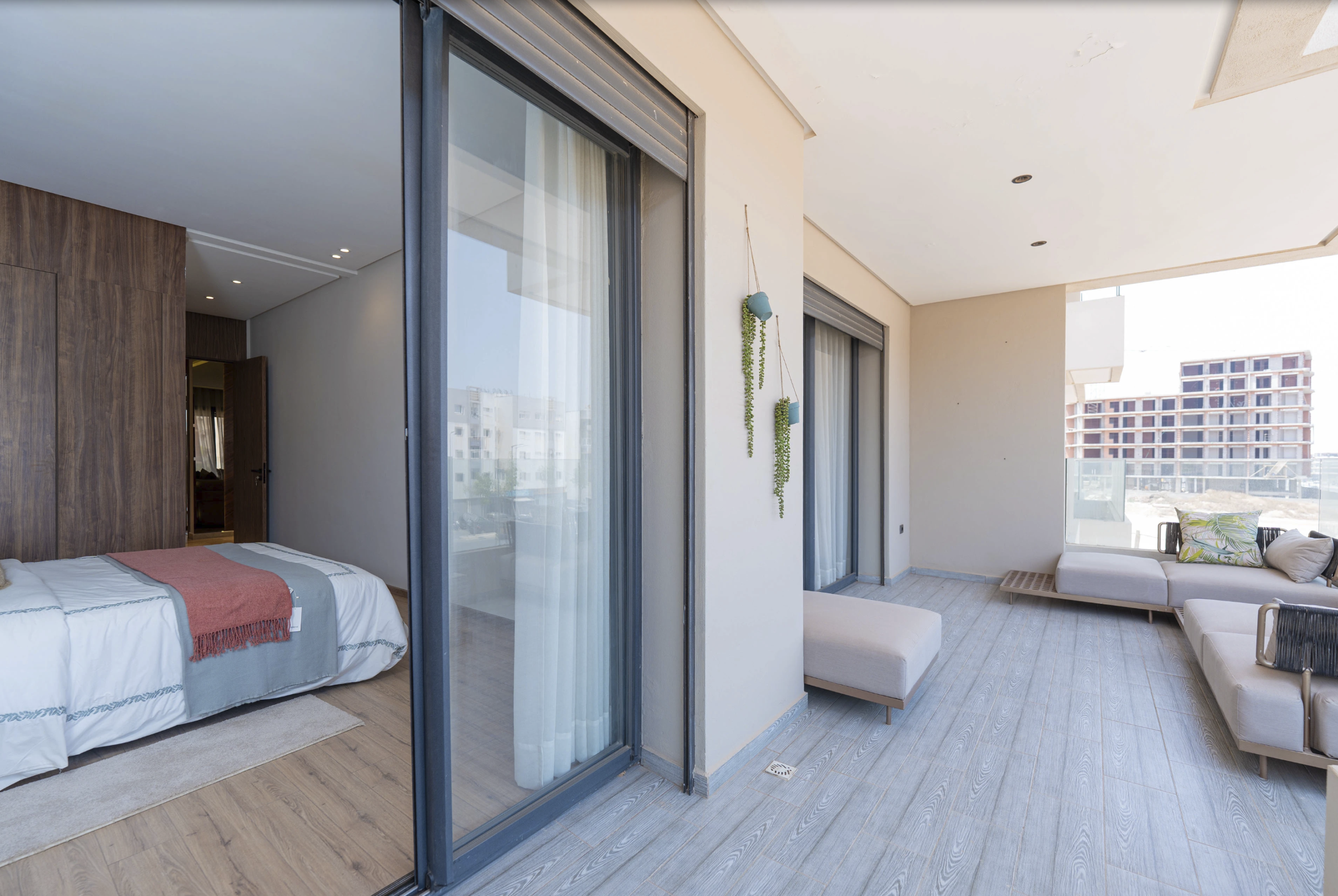 Spacious Outdoor Terrace